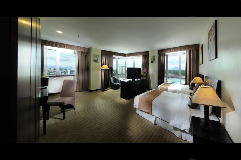 Hock Lee Hotel & Residences Kuching Exterior foto