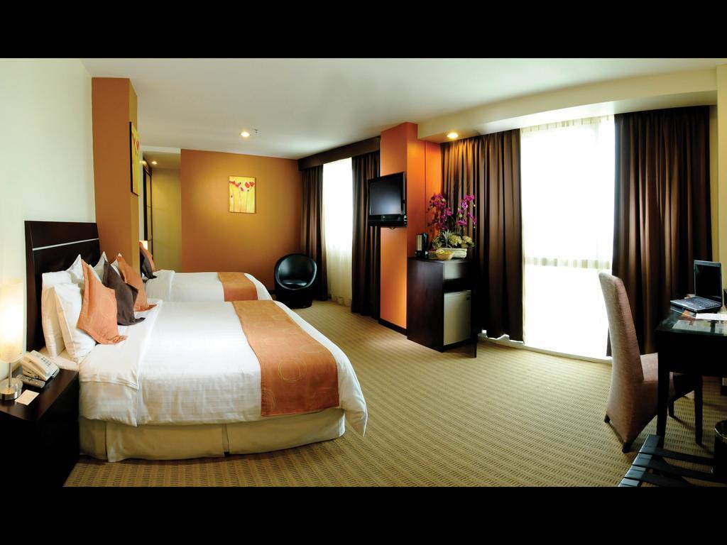 Hock Lee Hotel & Residences Kuching Exterior foto